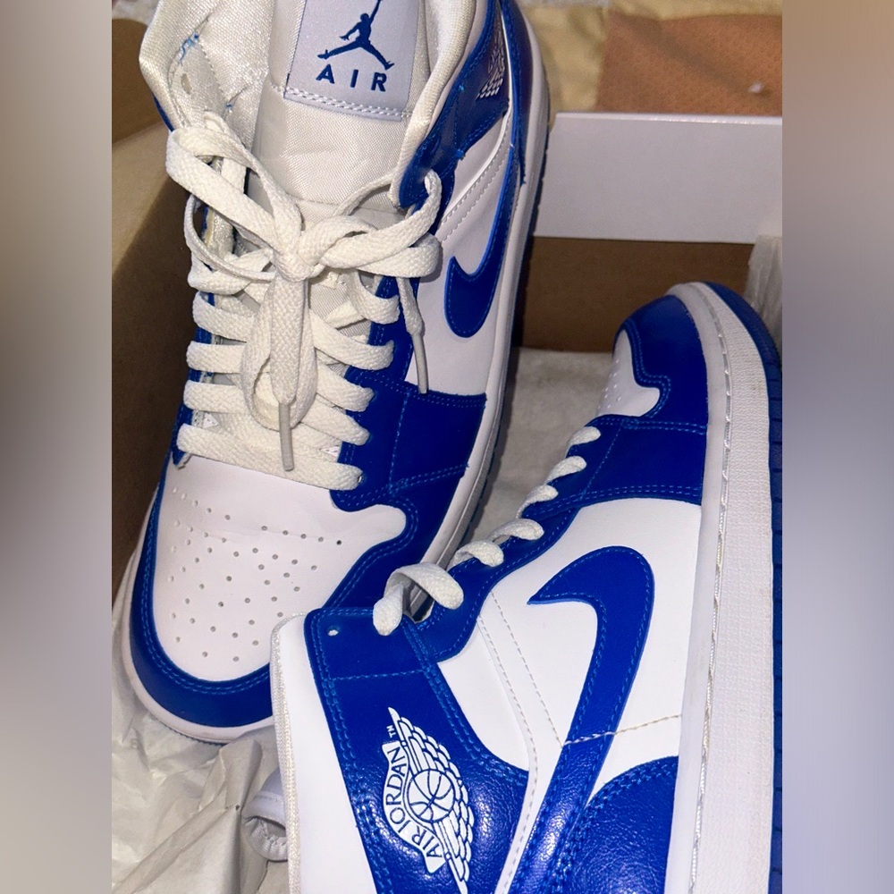 WMNS AIR JORDAN 1 MID, Size 8.5